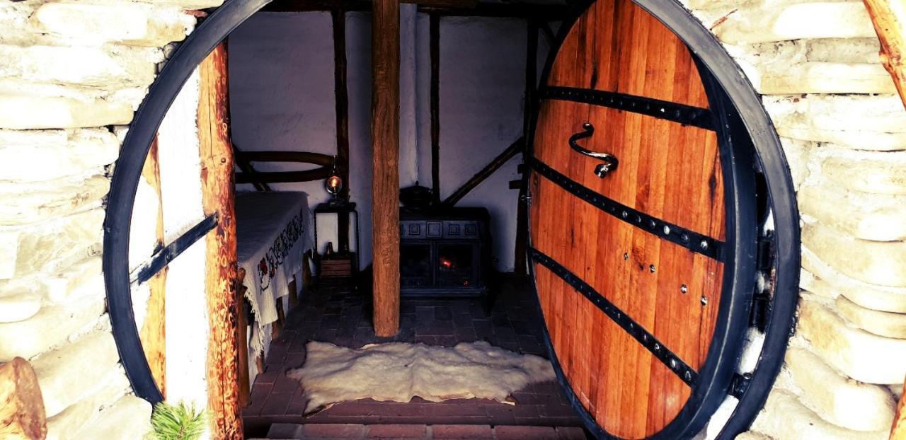Hotel Valea Celor Doisprezece à Piriu Dobreni Extérieur photo